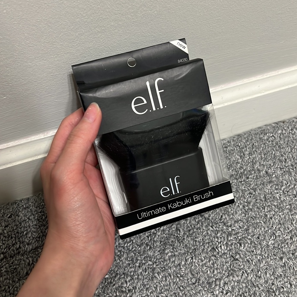 NIB ELF Ultimate Kabuki Brush